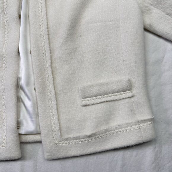 Vintage Style Cream Cropped Jacket Boxy Fit Lined Hook Closure Minimalist - Picture 2 of 7